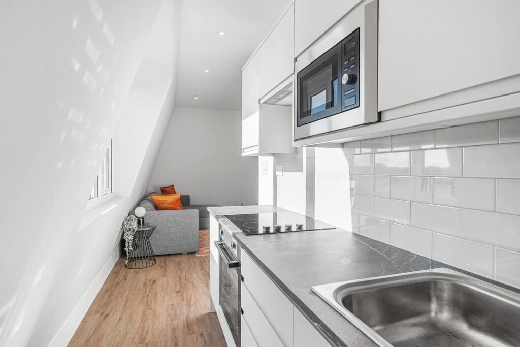 Apartamento Tranquil 2-Bed Oasis In Tooting 20 Min To Central Londres Exterior foto